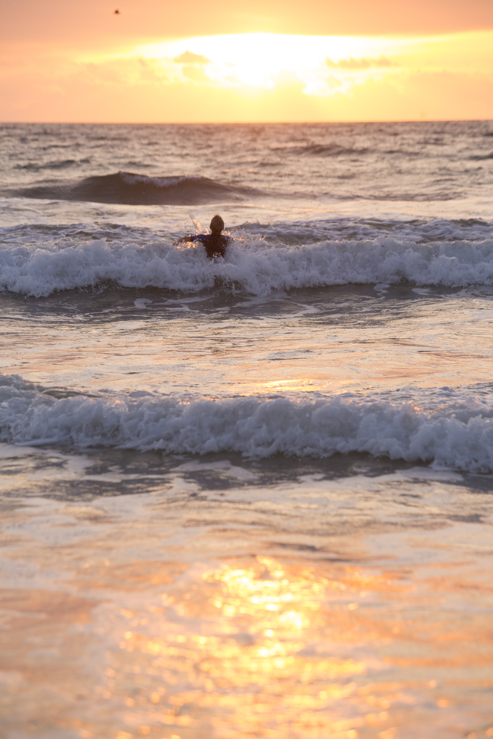 Une soirée absolument calme sur la plage de sable plat de Comporta.